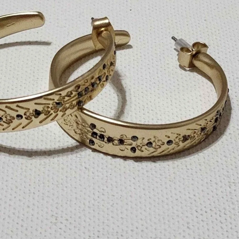 Lucky Brand Gold Tone Etched Floral Hoop Earrings Crystal Bohemian Vintage Style